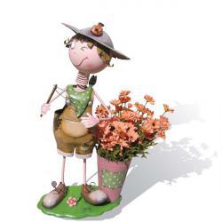 Уличная подставка для цветов - кашпо Мальчик с рогаткой